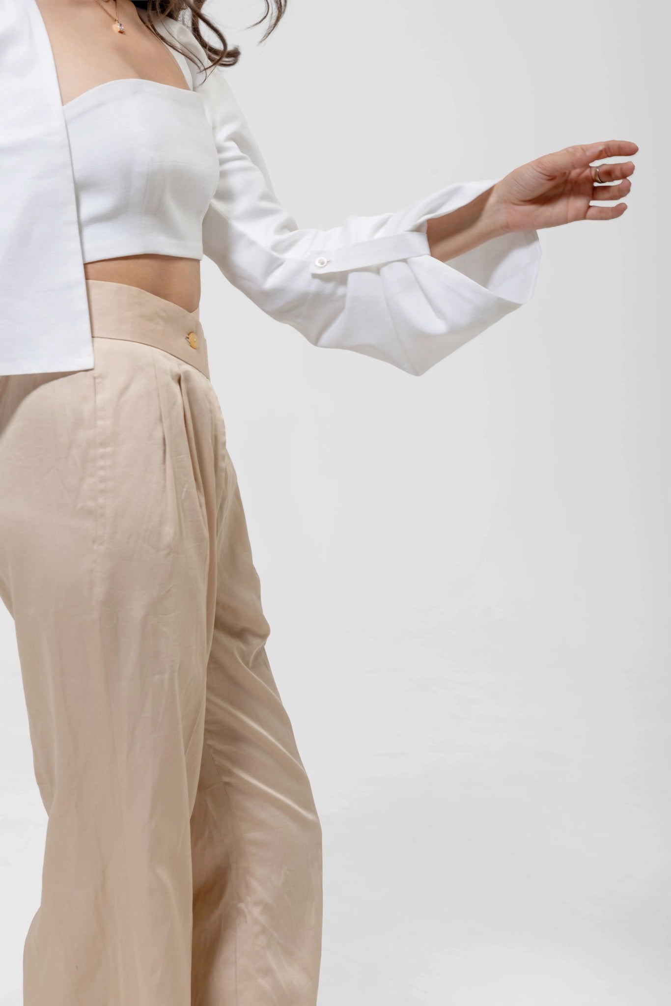 WHITE CROPPED JACKET – Side View | QISSEY Women's Tops