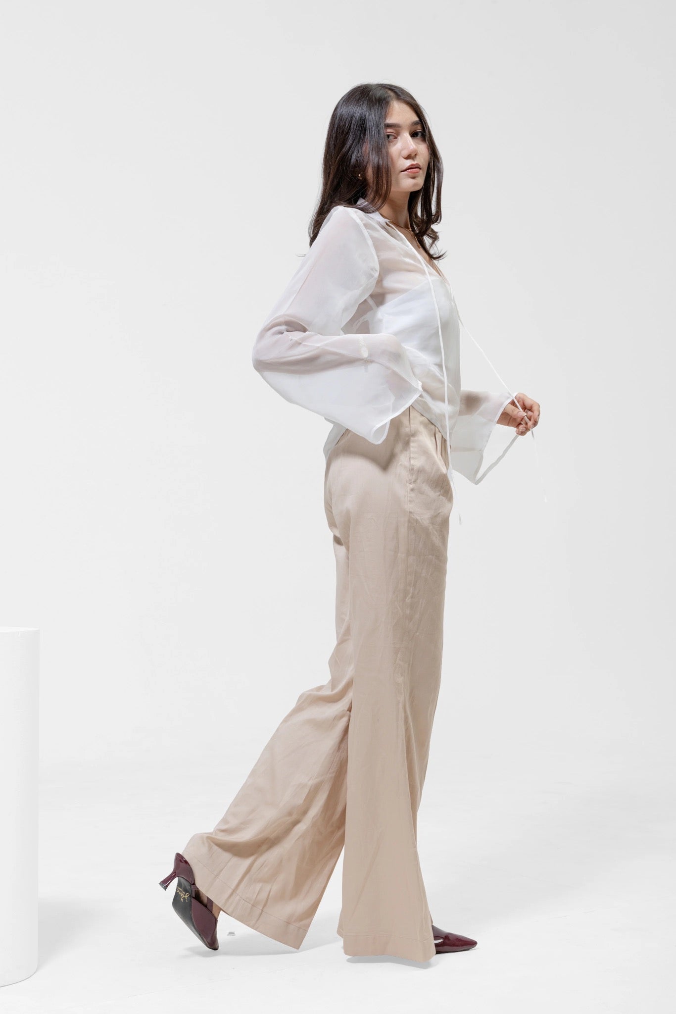 WHITE CROPPED OVERSHIRT – Styled Look | QISSEY Women's Tops
