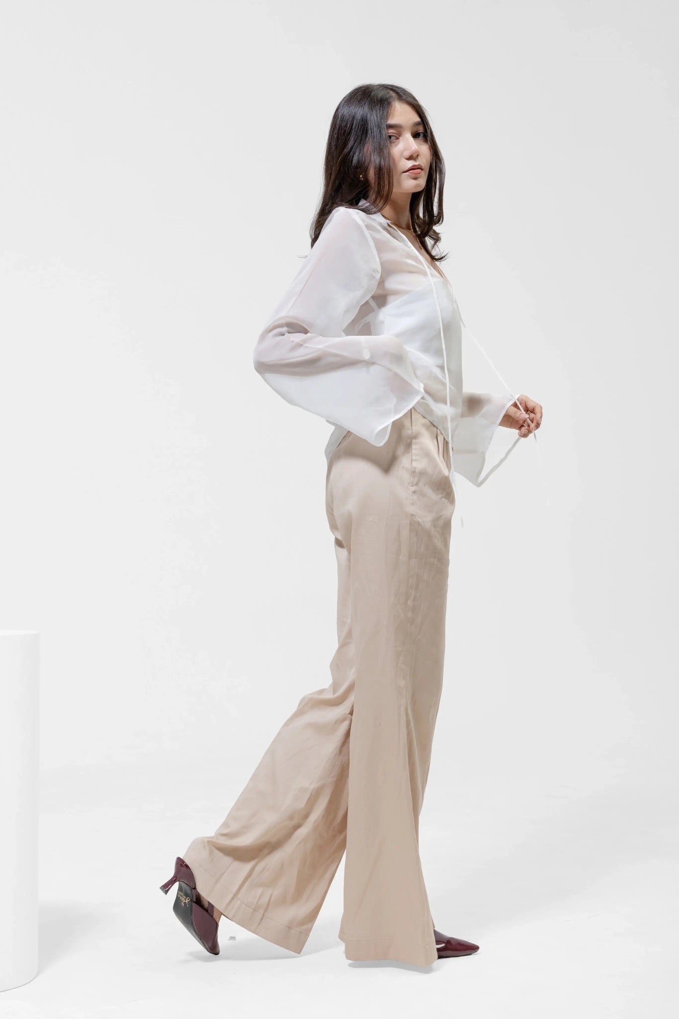 BEIGE WIDE-LEG PANTS – Styled Look | QISSEY Women's Bottoms