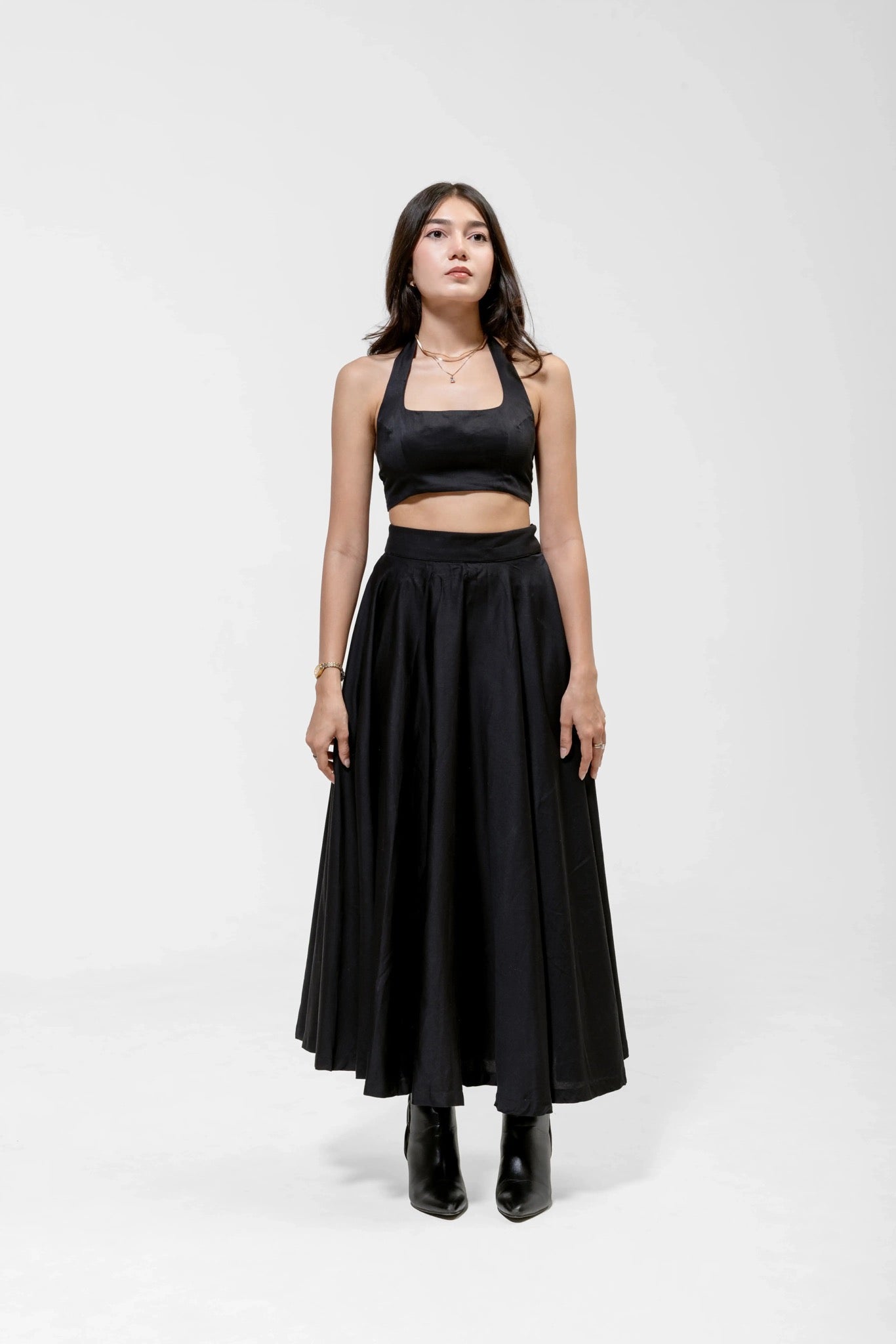 BLACK HALTER CROP TOP – Styled Look | QISSEY Women's Tops