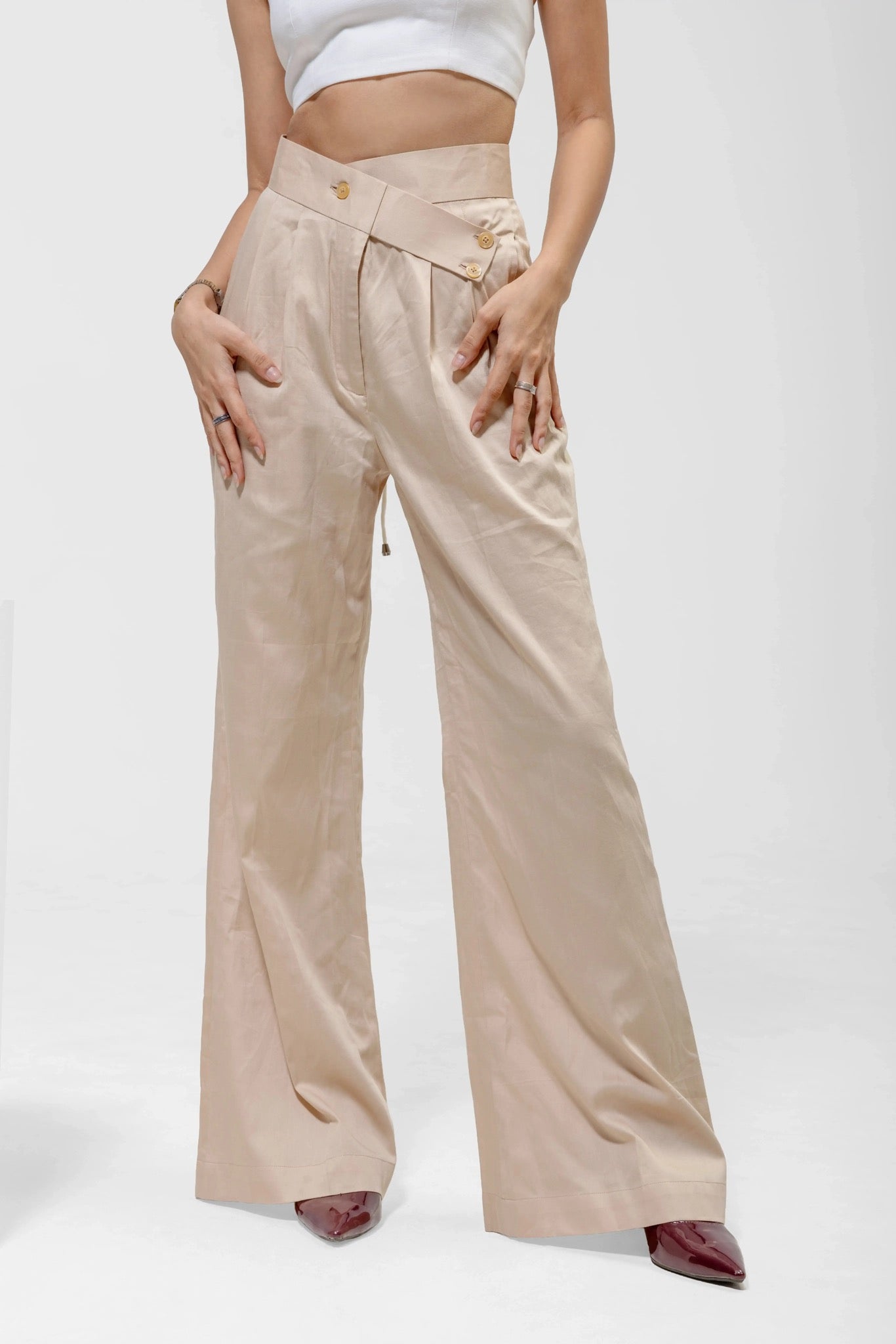 BEIGE WIDE-LEG PANTS – Side View | QISSEY Women's Bottoms